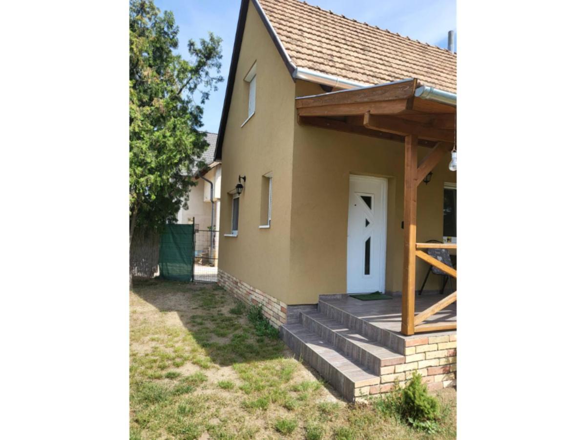 Apartmán Forras Vendeghaz Tata Exteriér fotografie