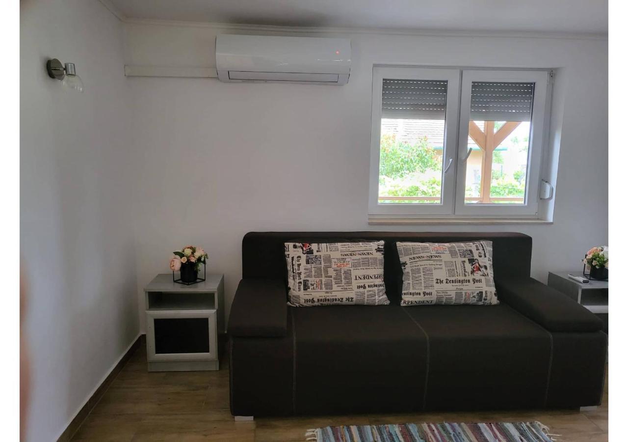 Apartmán Forras Vendeghaz Tata Exteriér fotografie