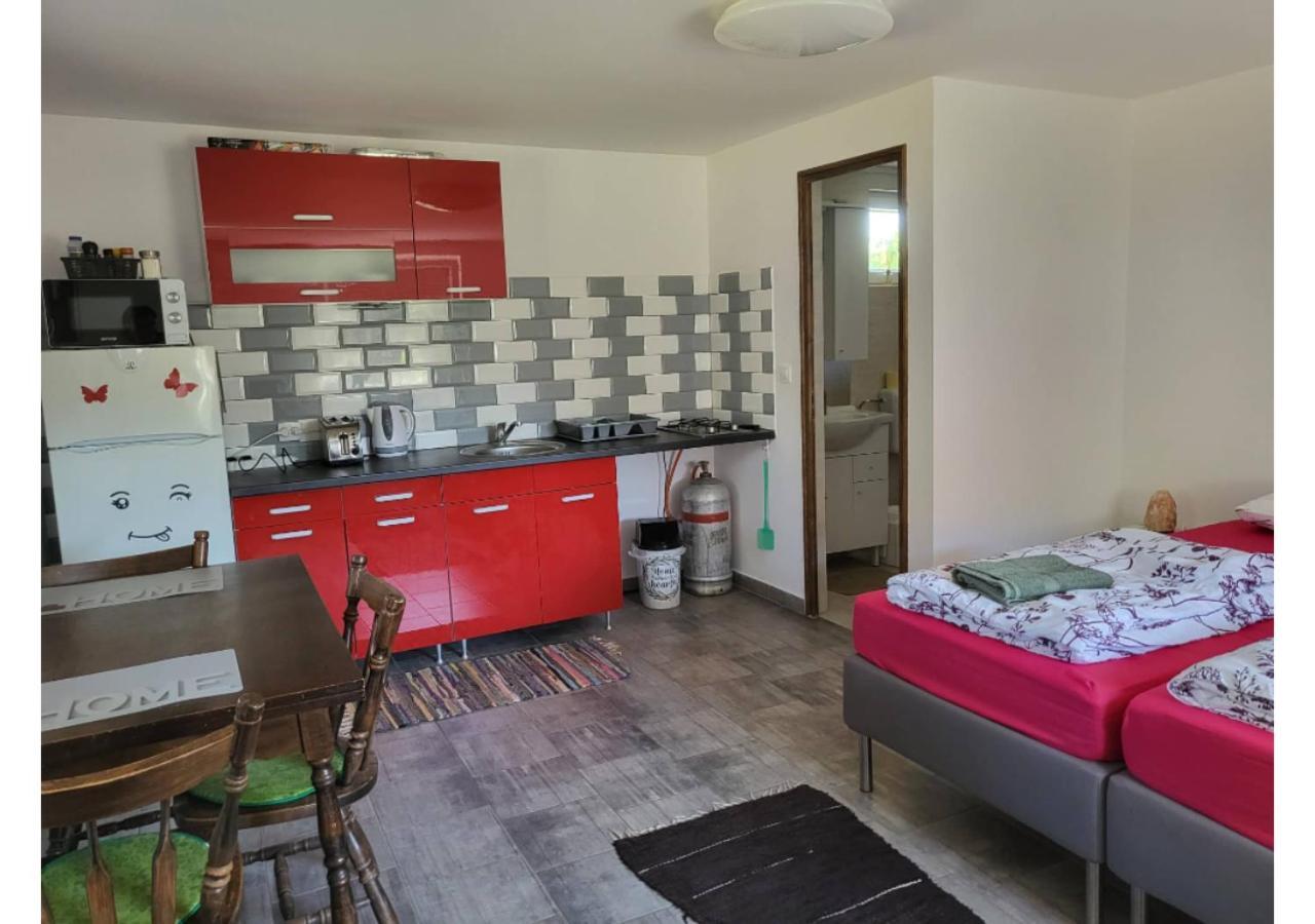 Apartmán Forras Vendeghaz Tata Exteriér fotografie