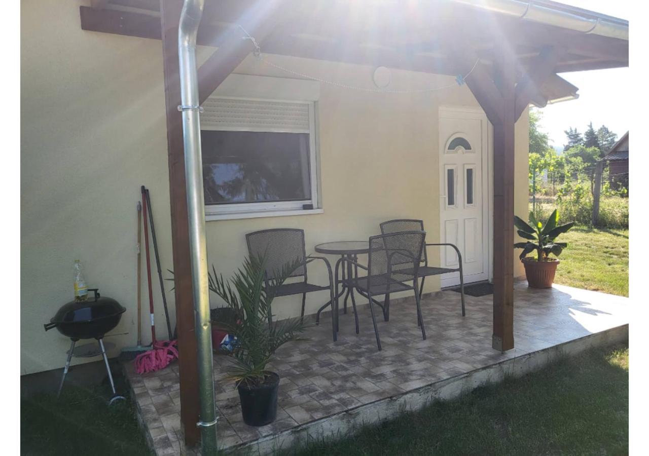 Apartmán Forras Vendeghaz Tata Exteriér fotografie
