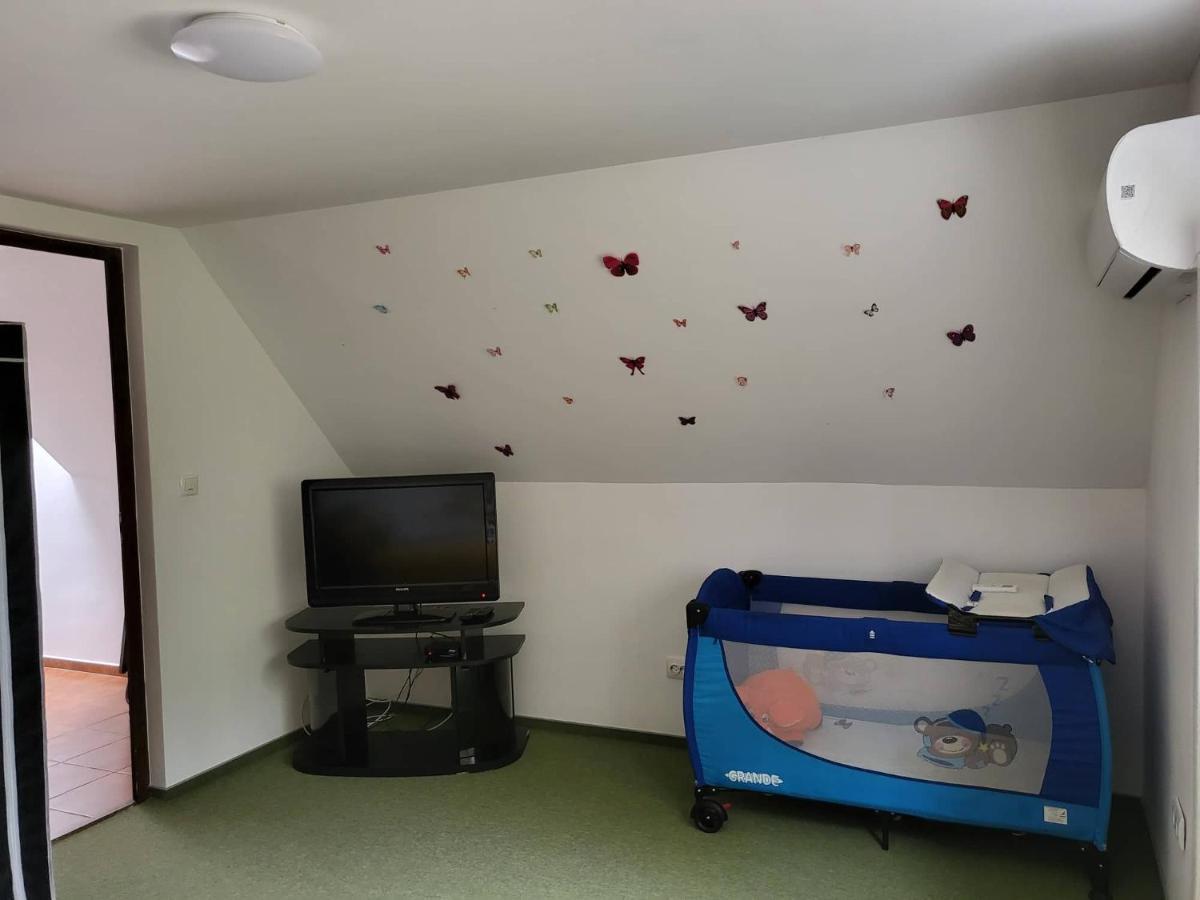 Apartmán Forras Vendeghaz Tata Exteriér fotografie