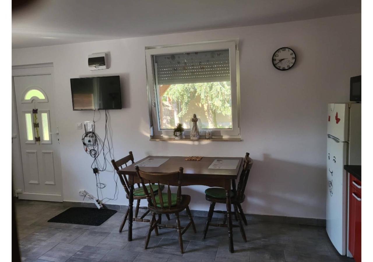 Apartmán Forras Vendeghaz Tata Exteriér fotografie